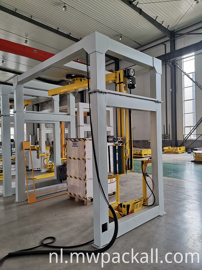 Volautomatische roterende arm-rekfoliewikkelmachine die wordt gebruikt op de grote of kleine verpakkingslijn